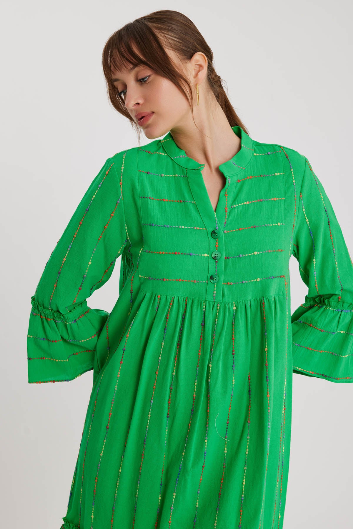 JUDGE COLLAR WITH SLEEVE AND SKIRT TIP FRILL DETAILED DRESS