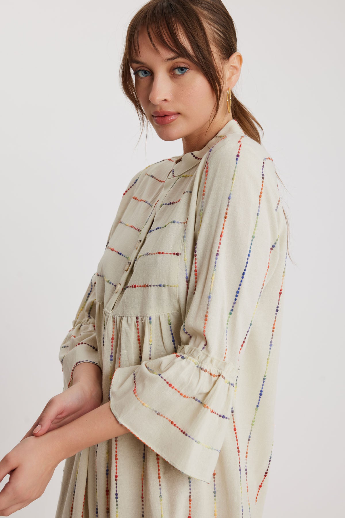 JUDGE COLLAR WITH SLEEVE AND SKIRT TIP FRILL DETAILED DRESS