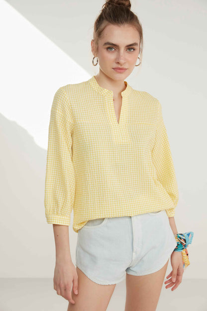 JUDGE COLLAR WITH TROJAN SLEEVE BLOUSE