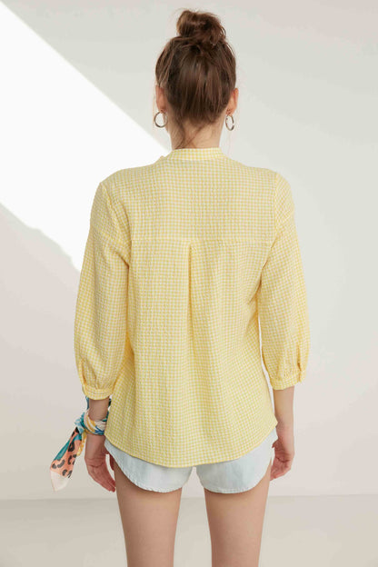 JUDGE COLLAR WITH TROJAN SLEEVE BLOUSE
