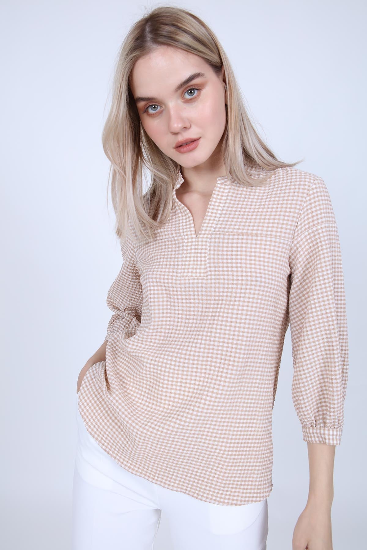 JUDGE COLLAR WITH TROJAN SLEEVE BLOUSE