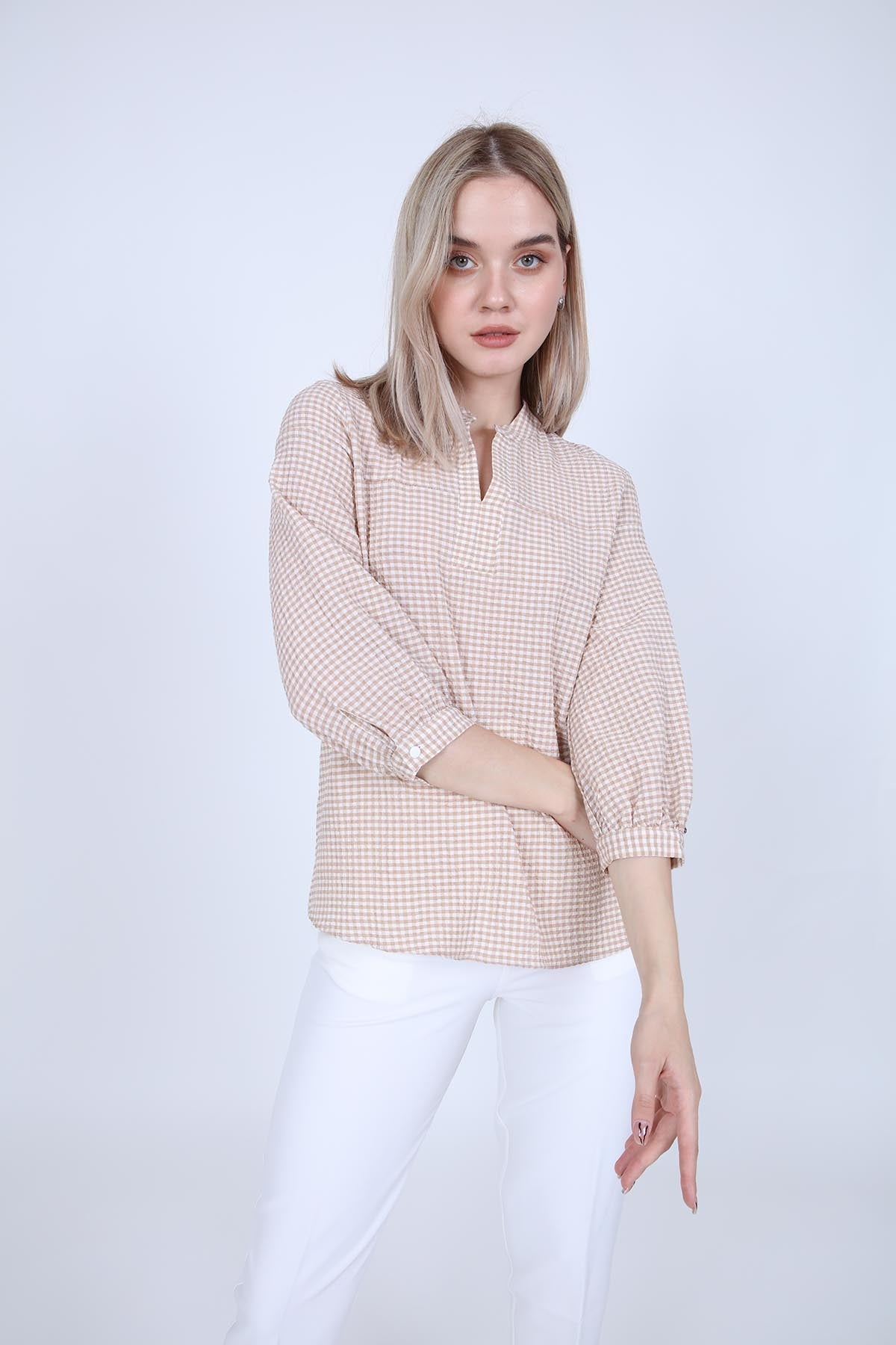 JUDGE COLLAR WITH TROJAN SLEEVE BLOUSE
