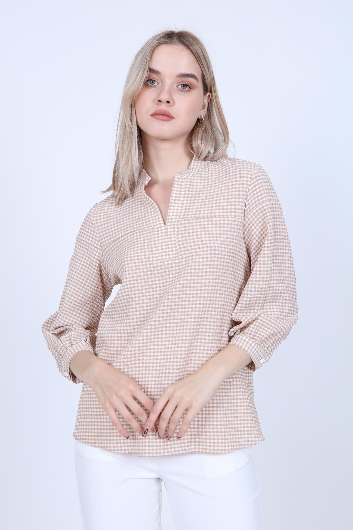 JUDGE COLLAR WITH TROJAN SLEEVE BLOUSE