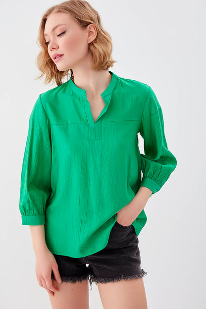 JUDGE COLLAR LONG SLEEVE BLOUSE