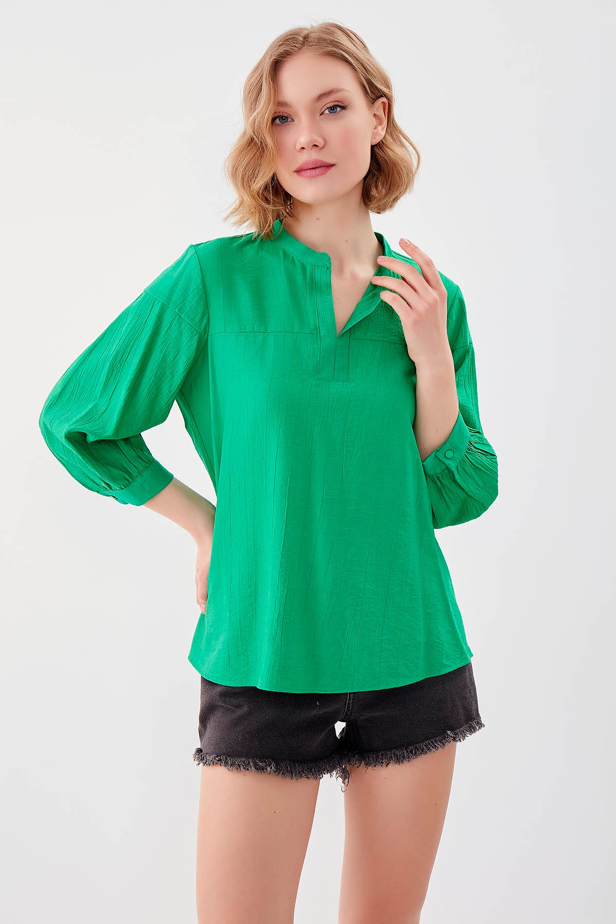 JUDGE COLLAR LONG SLEEVE BLOUSE