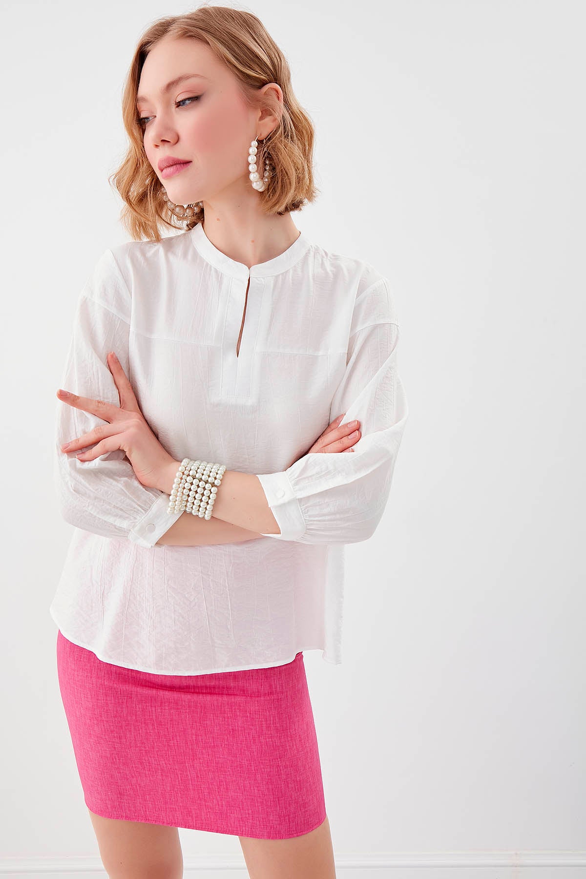 JUDGE COLLAR LONG SLEEVE BLOUSE