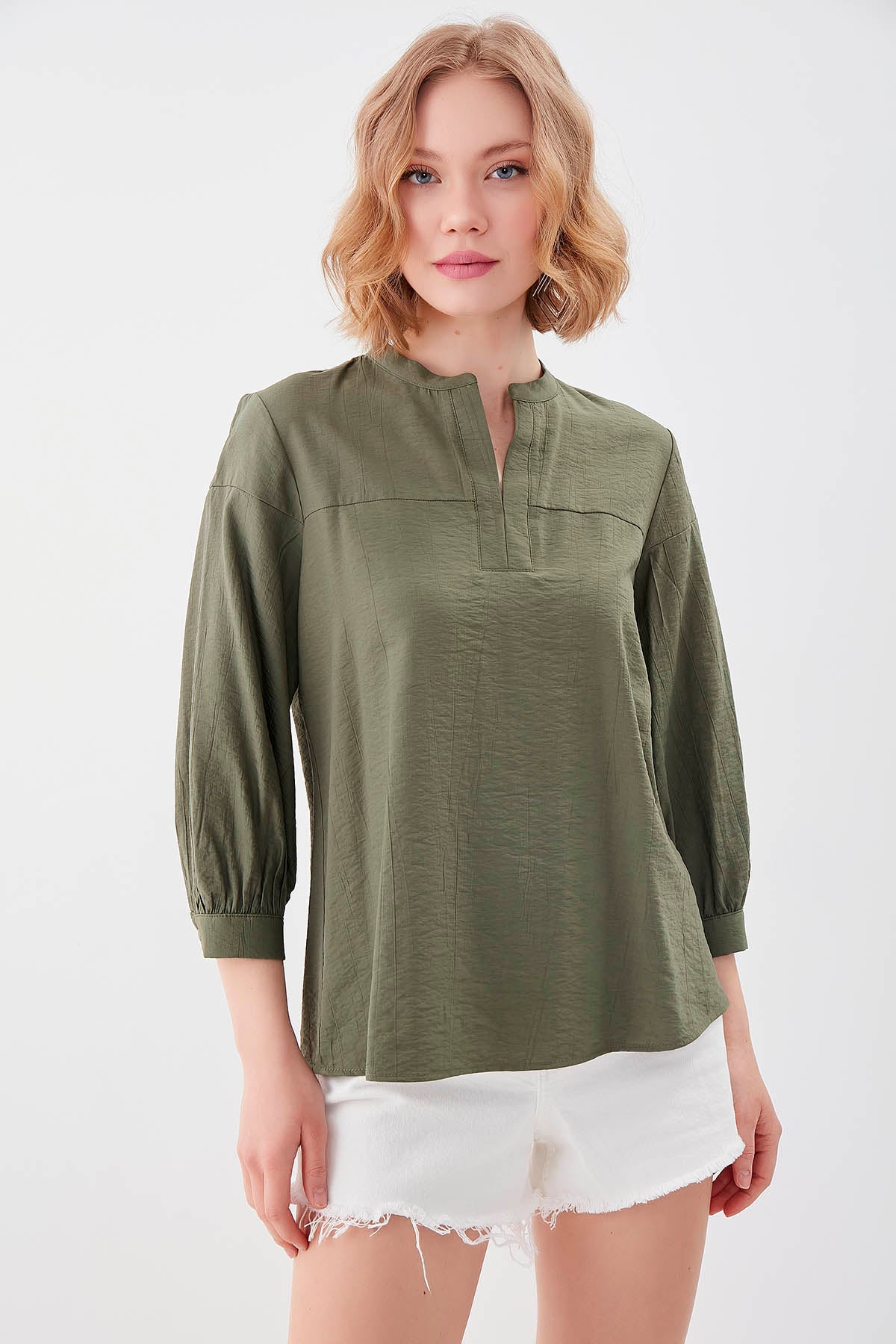 JUDGE COLLAR LONG SLEEVE BLOUSE