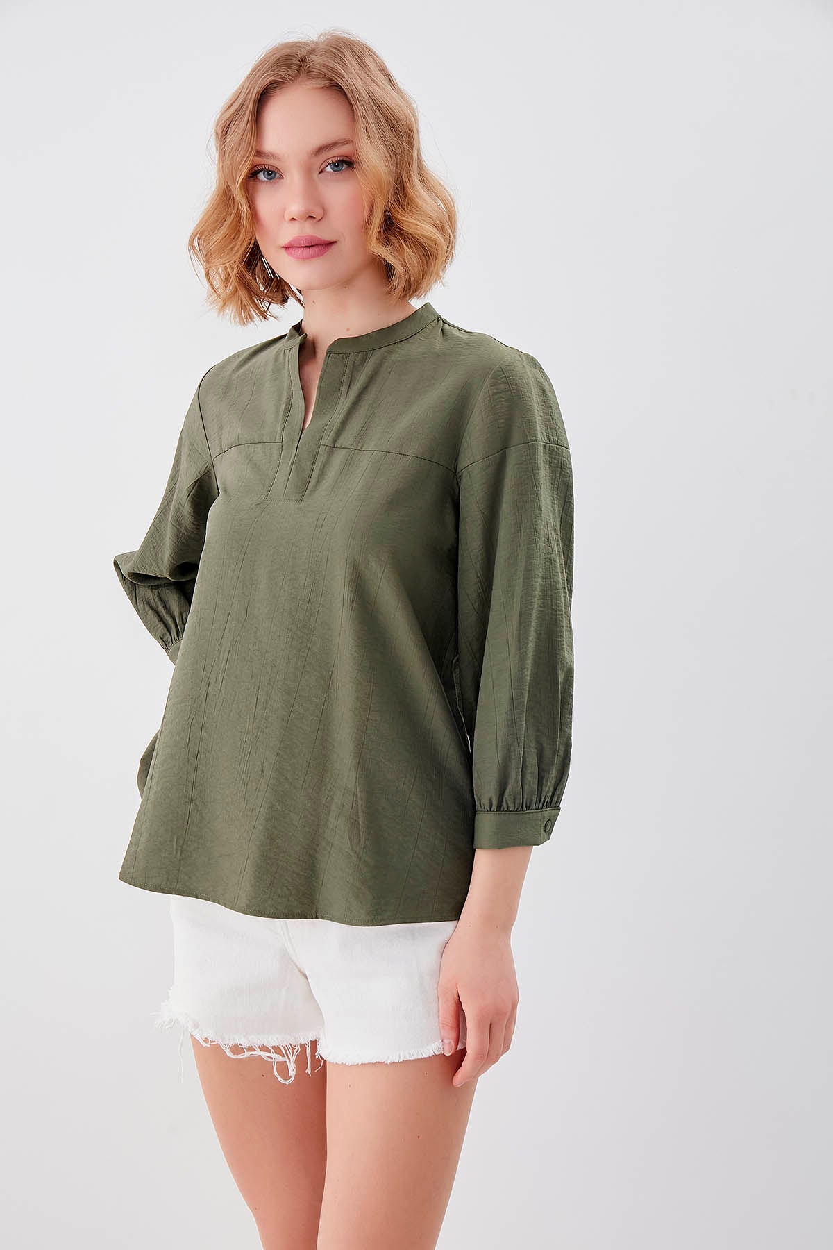 JUDGE COLLAR LONG SLEEVE BLOUSE