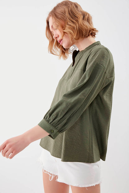 JUDGE COLLAR LONG SLEEVE BLOUSE