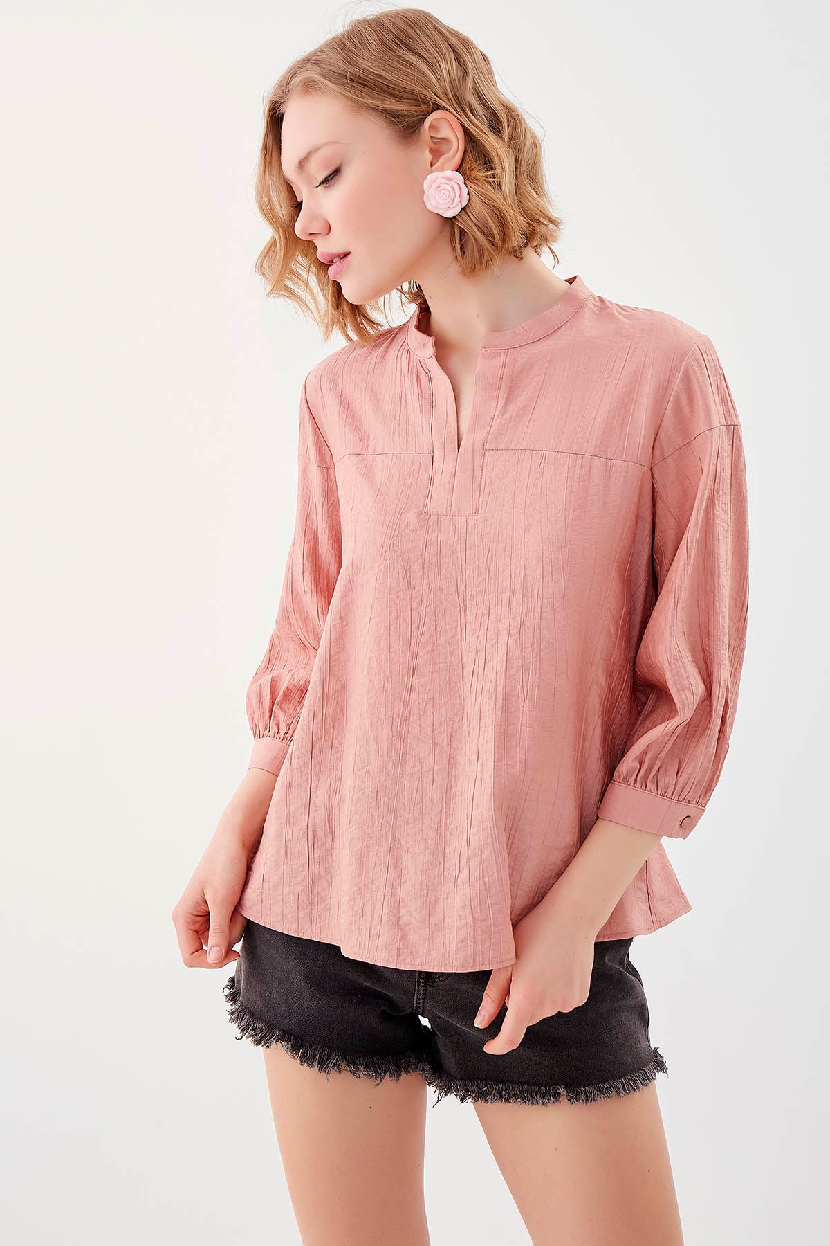 JUDGE COLLAR LONG SLEEVE BLOUSE