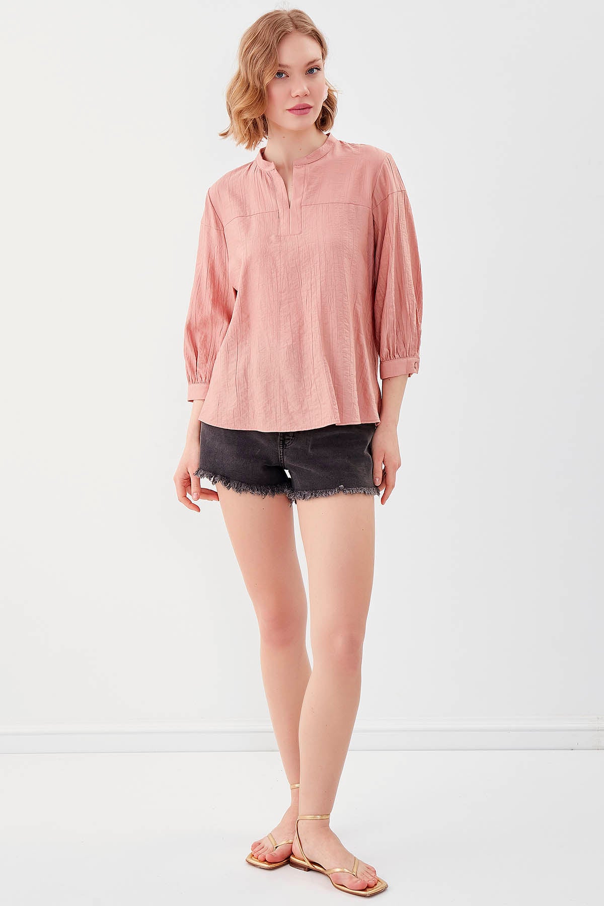 JUDGE COLLAR LONG SLEEVE BLOUSE