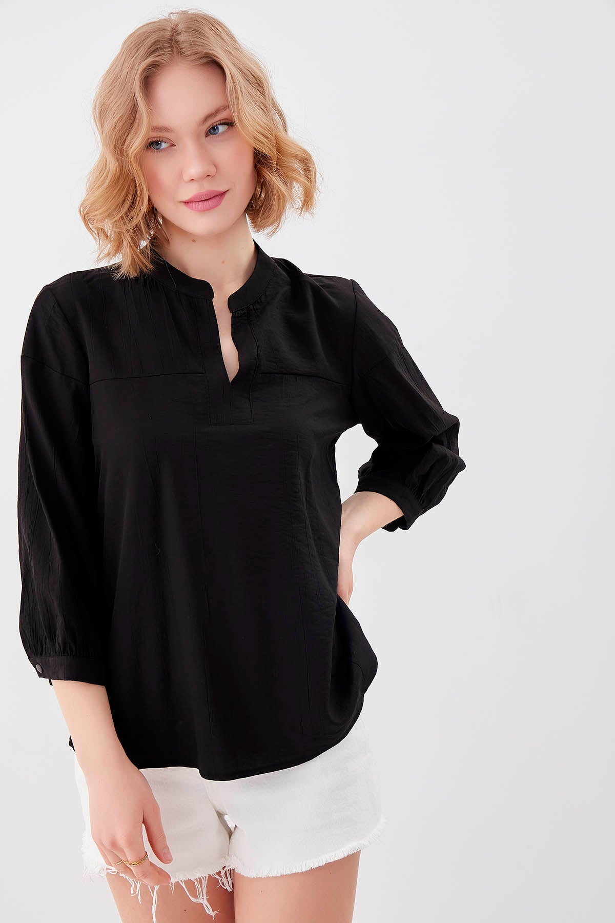 JUDGE COLLAR LONG SLEEVE BLOUSE