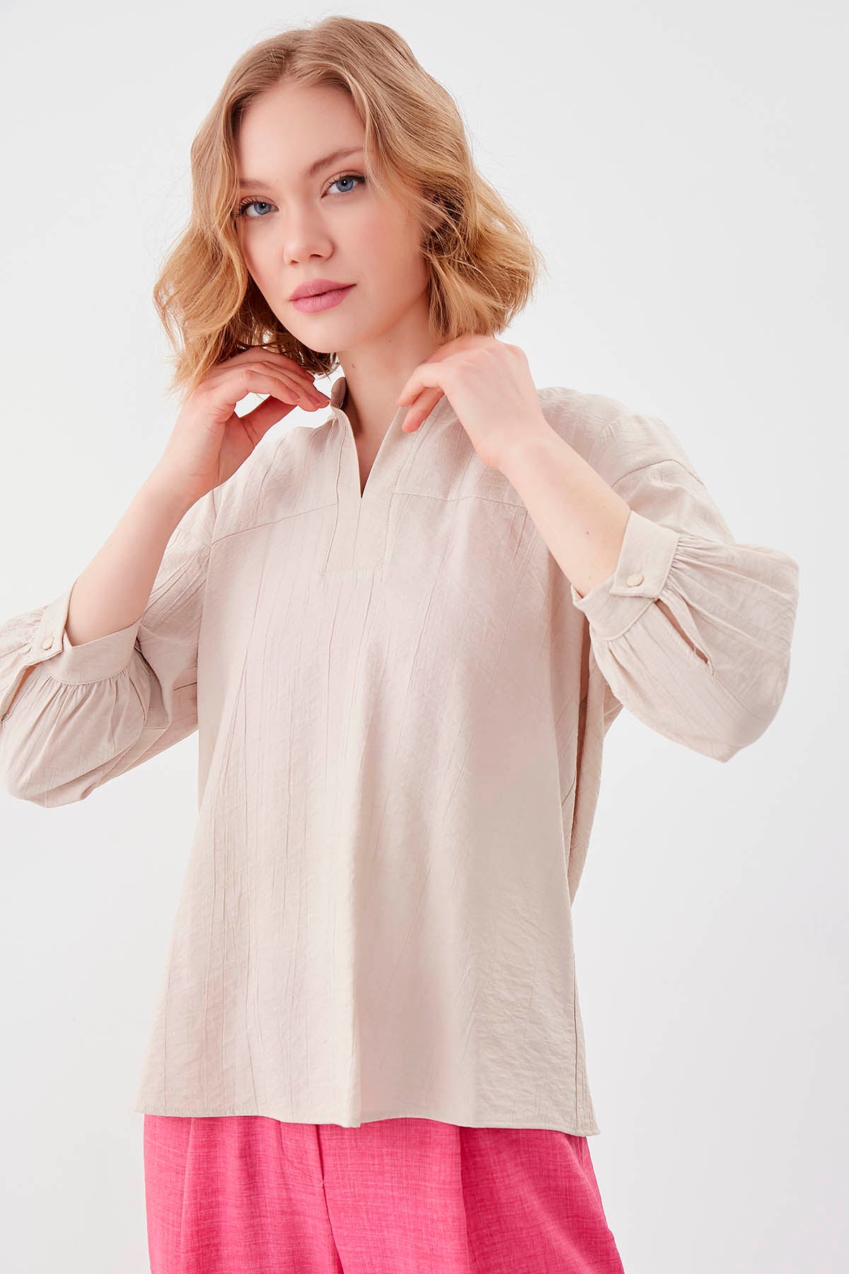 JUDGE COLLAR LONG SLEEVE BLOUSE