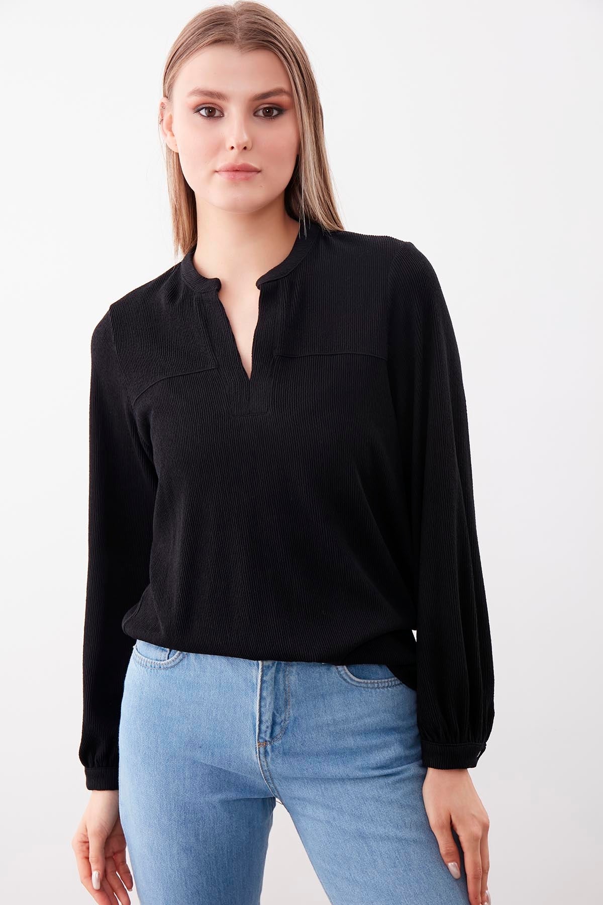 JUDGE COLLAR LONG SLEEVE BLOUSE