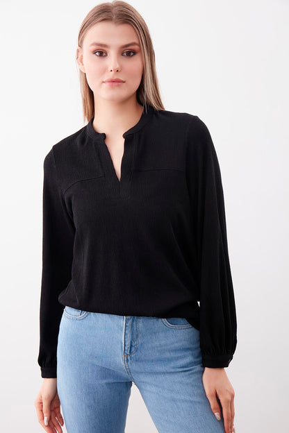 JUDGE COLLAR LONG SLEEVE BLOUSE