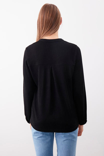 JUDGE COLLAR LONG SLEEVE BLOUSE
