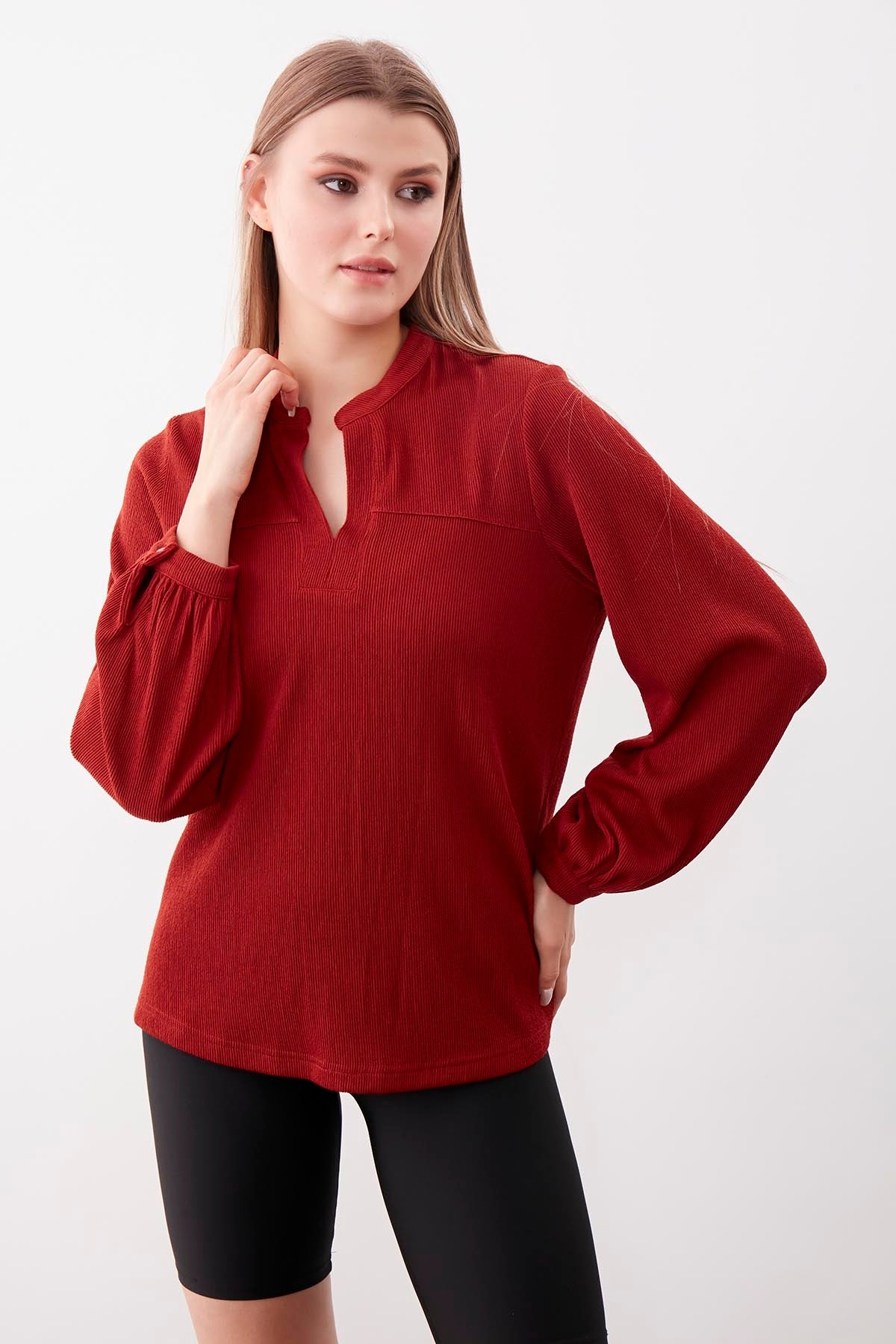 JUDGE COLLAR LONG SLEEVE BLOUSE