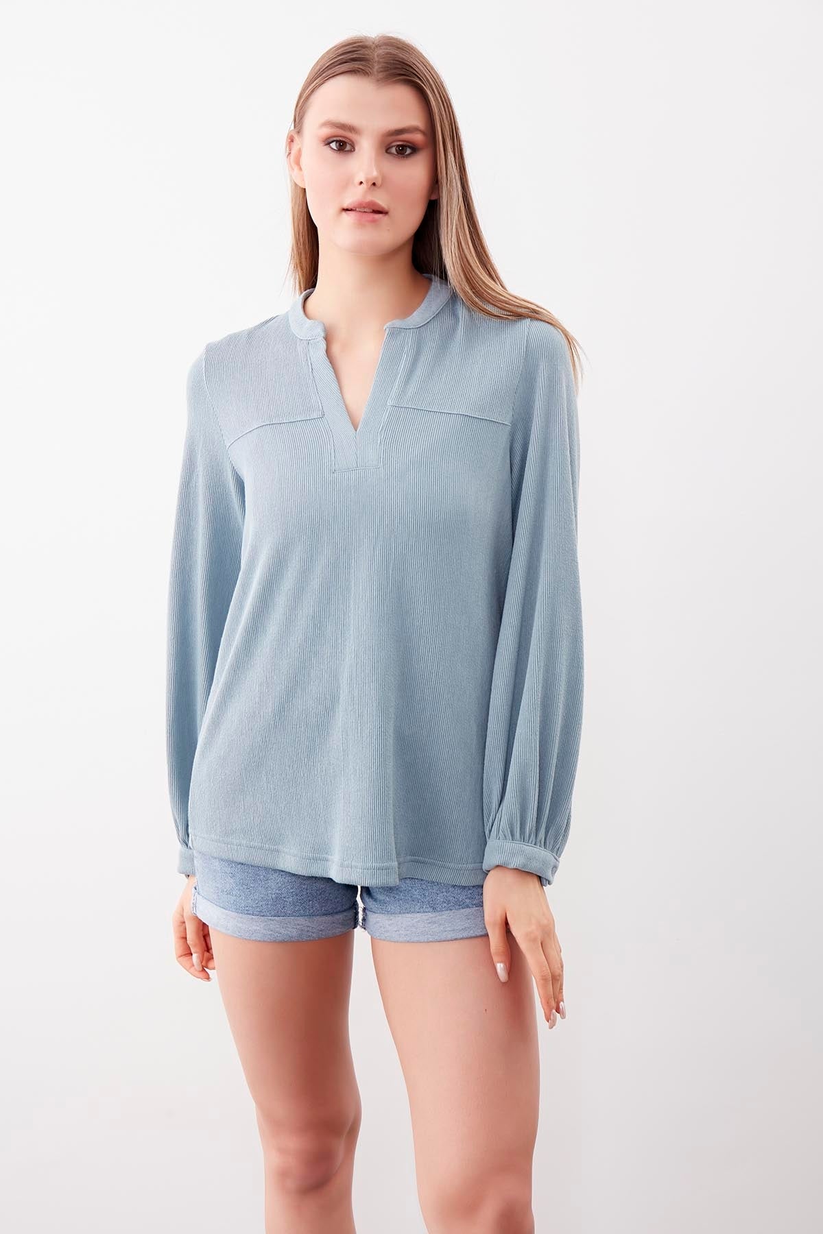 JUDGE COLLAR LONG SLEEVE BLOUSE