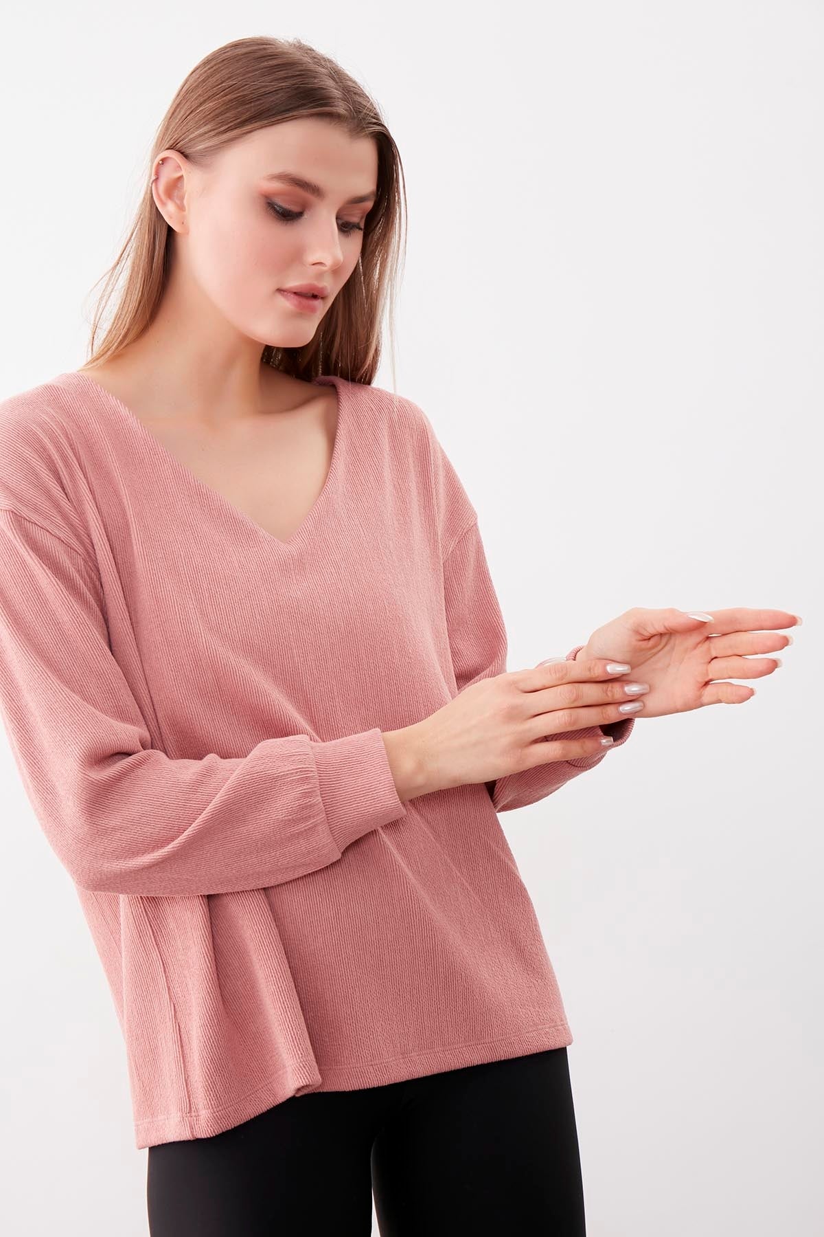 JUDGE COLLAR LONG SLEEVE BLOUSE