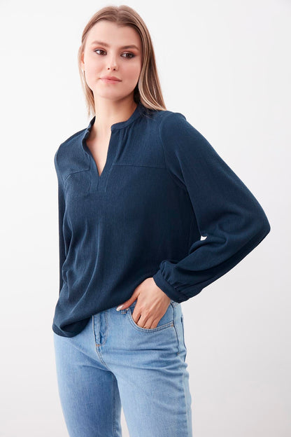 JUDGE COLLAR LONG SLEEVE BLOUSE