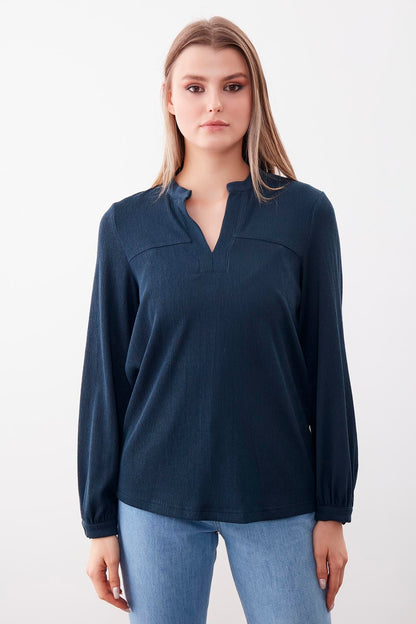 JUDGE COLLAR LONG SLEEVE BLOUSE