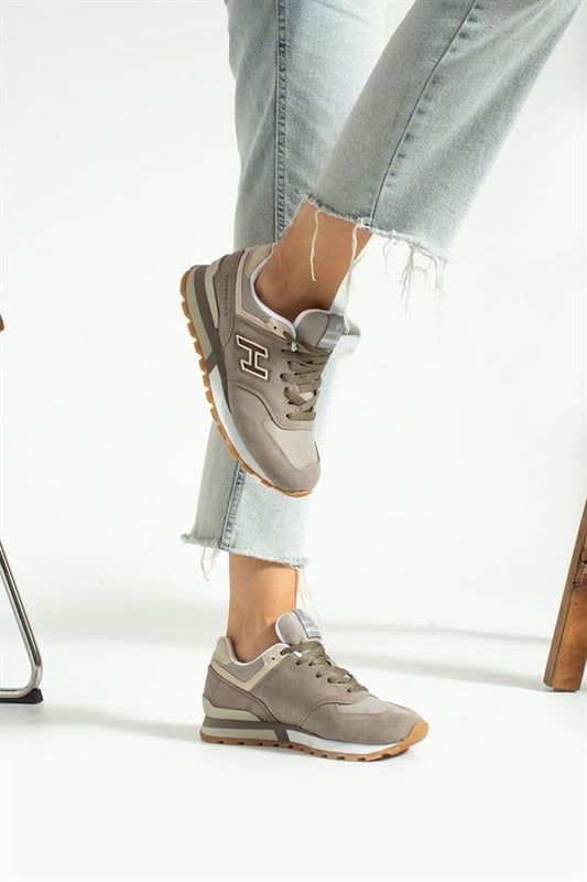 Women's Athletic Shoes