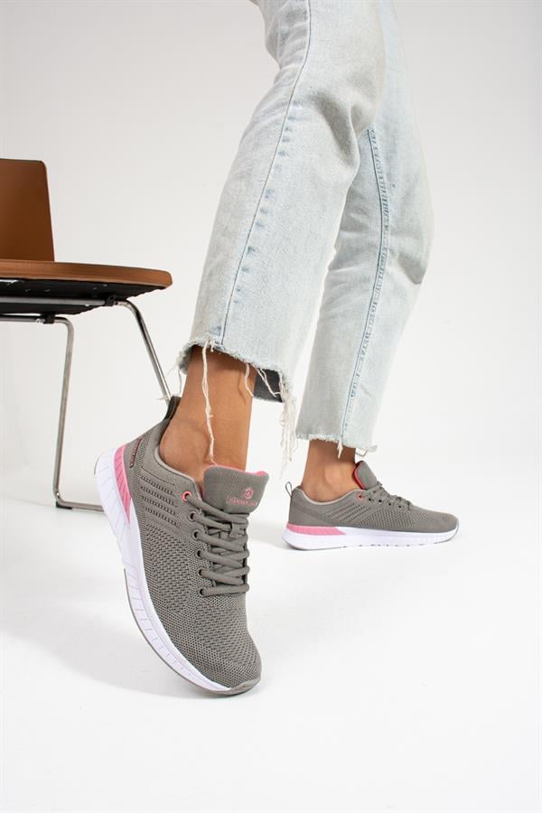 Women's Athletic Shoes