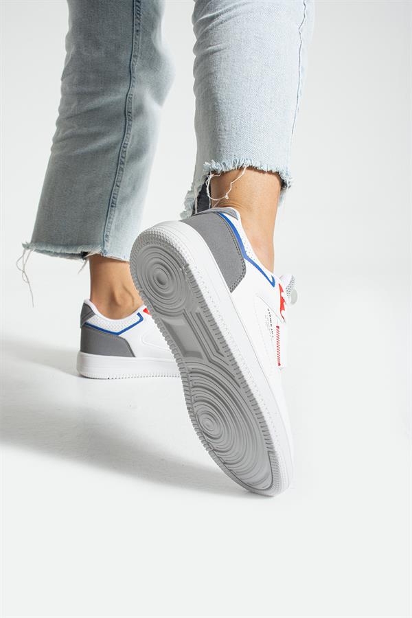 Jarmilla White Women's Athletic Shoes