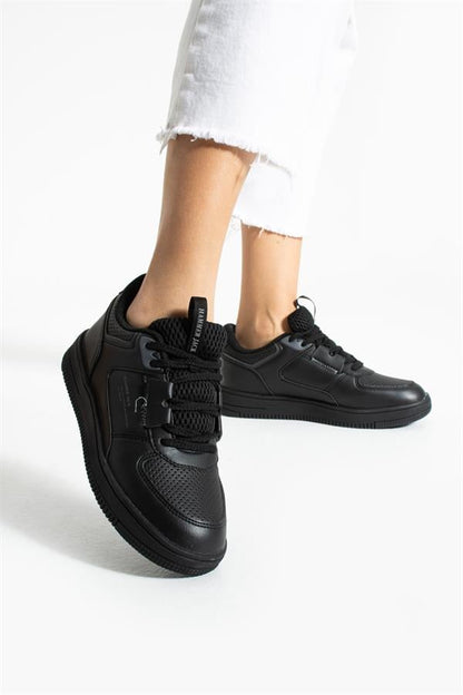 Jarmilla Black Women's Athletic Shoes