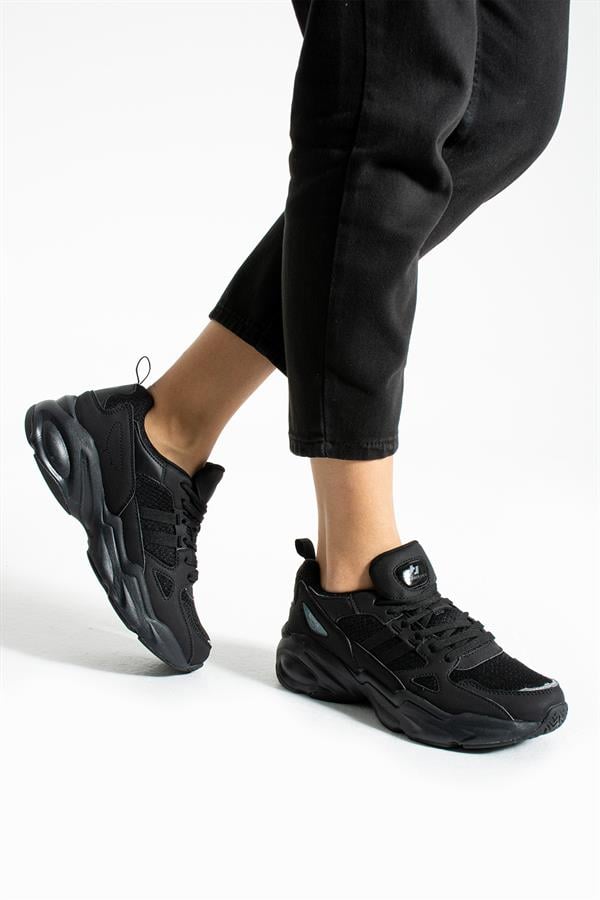 Rio Black Women's Athletic Shoes