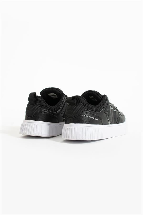 Wie Black and White Men's Sports Shoes