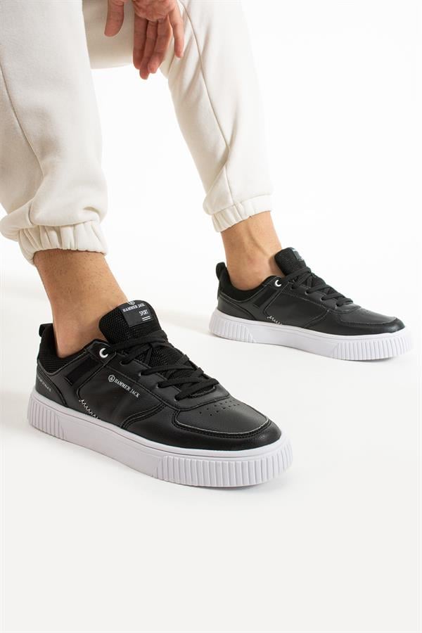 Wie Black and White Men's Sports Shoes