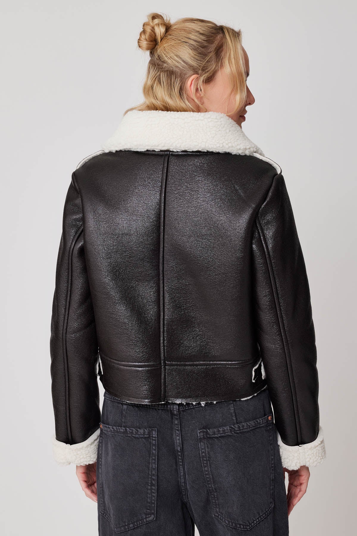 CROP LEATHER BIKER JACKET WITH ARTIFICIAL FUR