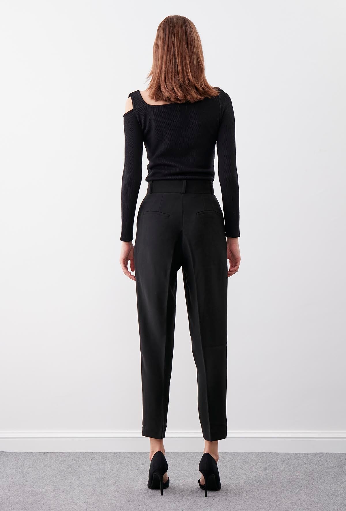 TWO BUTTON CROP TROUSERS