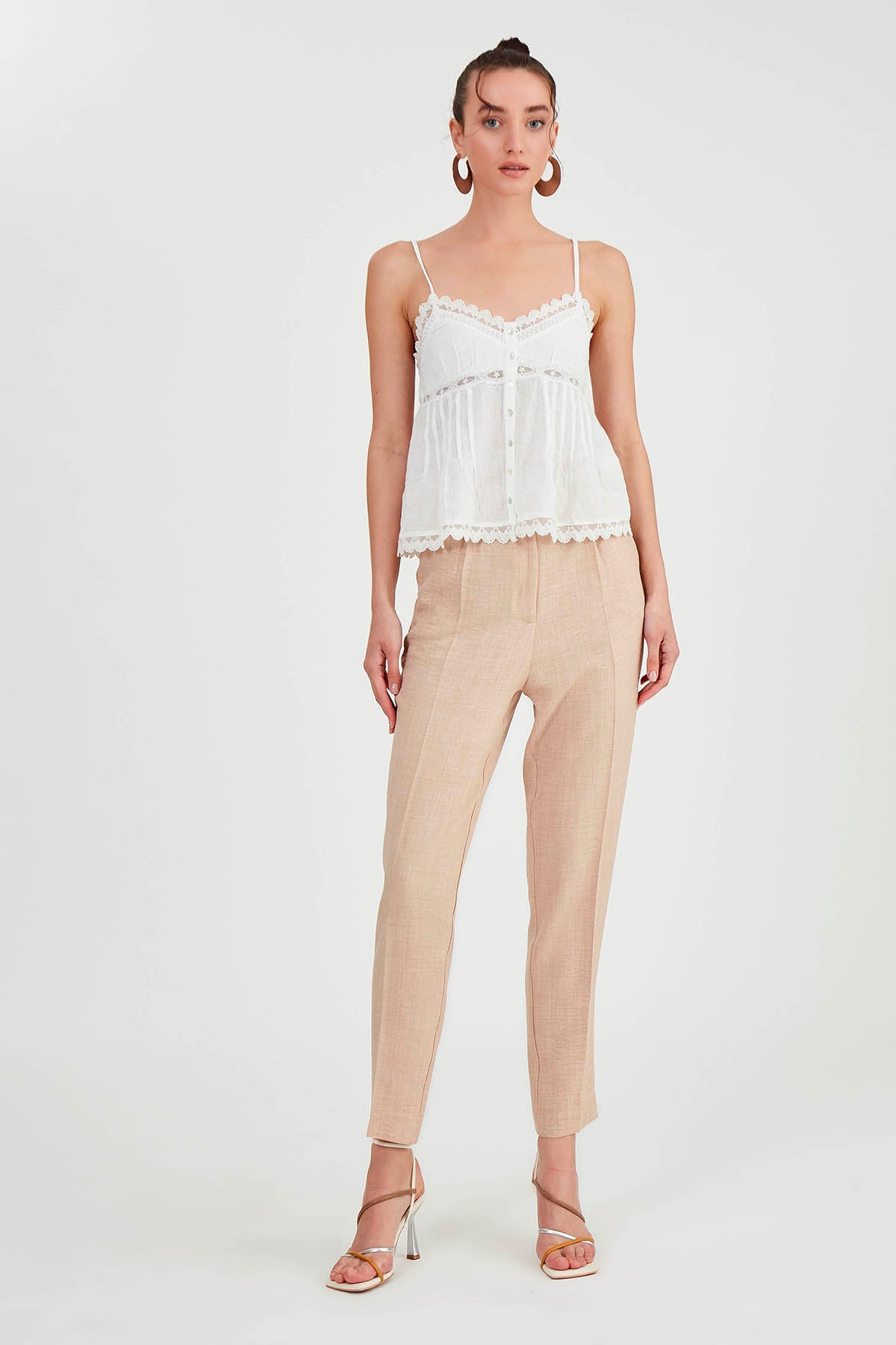 TWO BUTTONS HIGH-WAIST TROUSERS