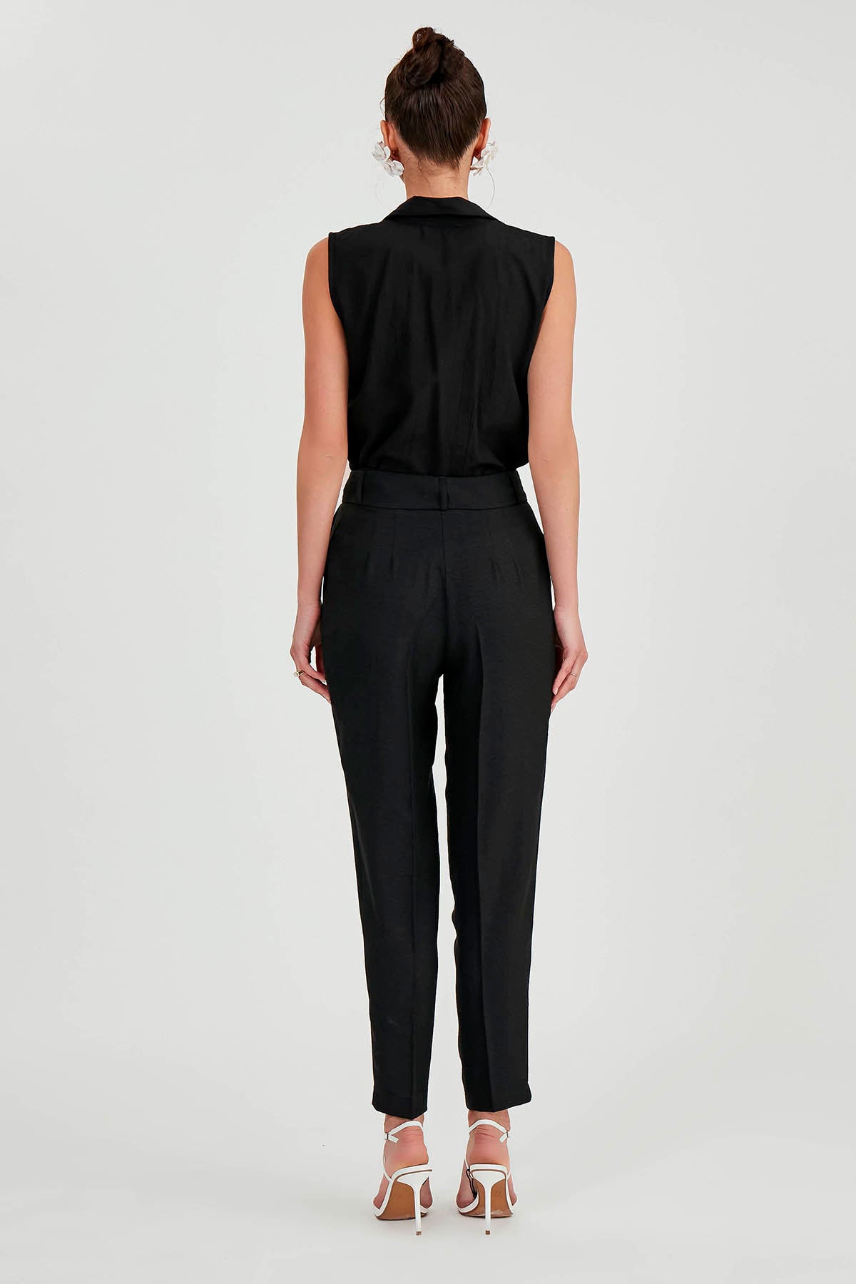 TWO BUTTONS HIGH-WAIST TROUSERS