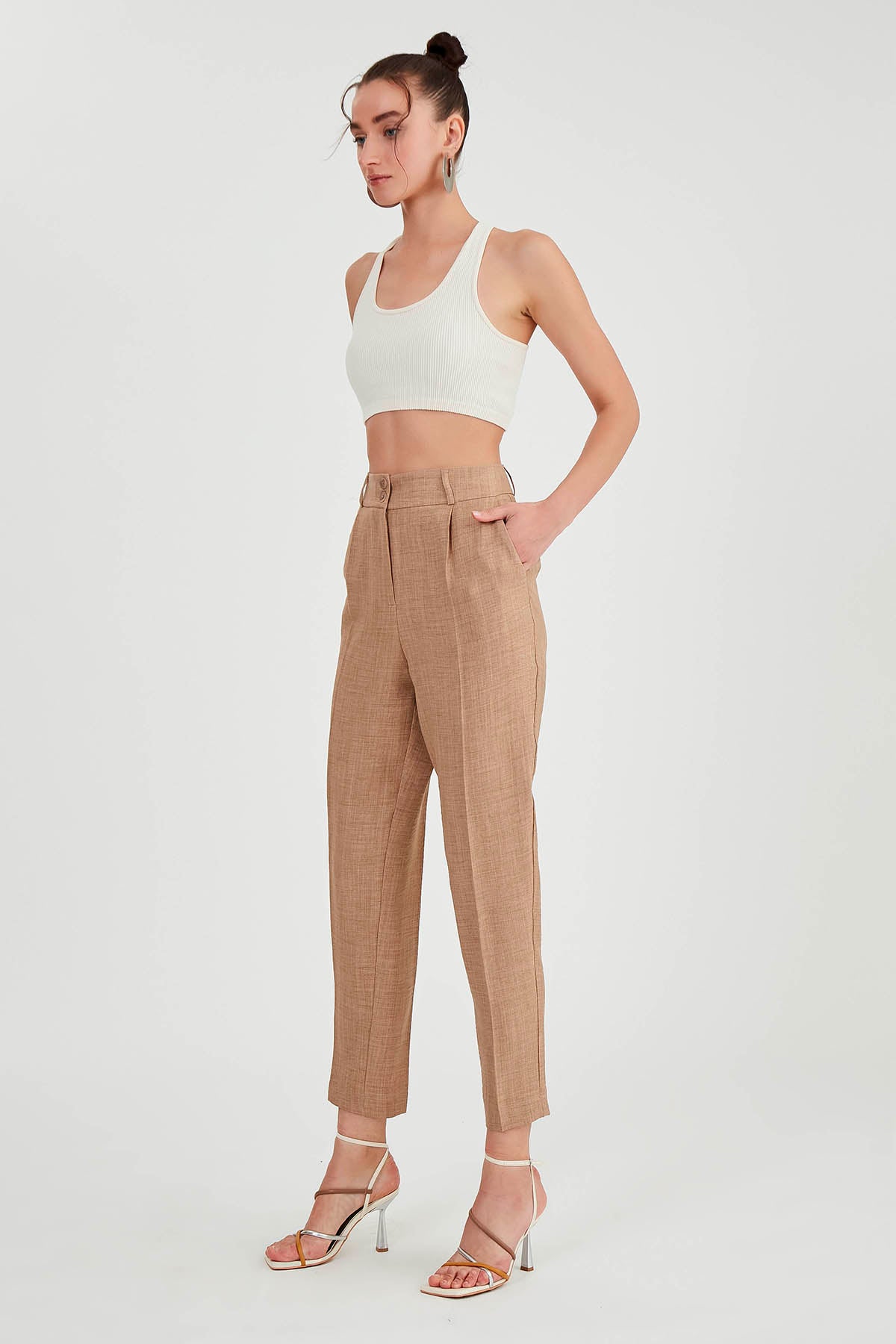 TWO BUTTONS HIGH-WAIST TROUSERS