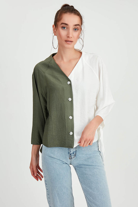 TWO-COLOR BUTTON BLOUSE