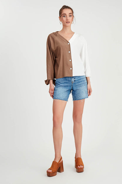 TWO-COLOR BUTTON BLOUSE