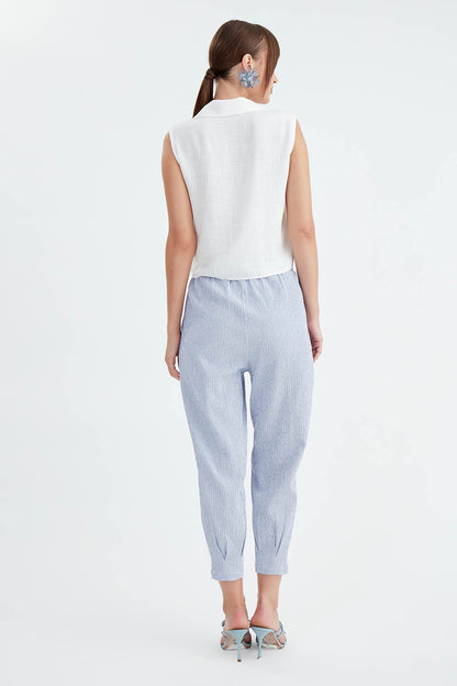 THIN LINE PLEATED CROP TROUSERS
