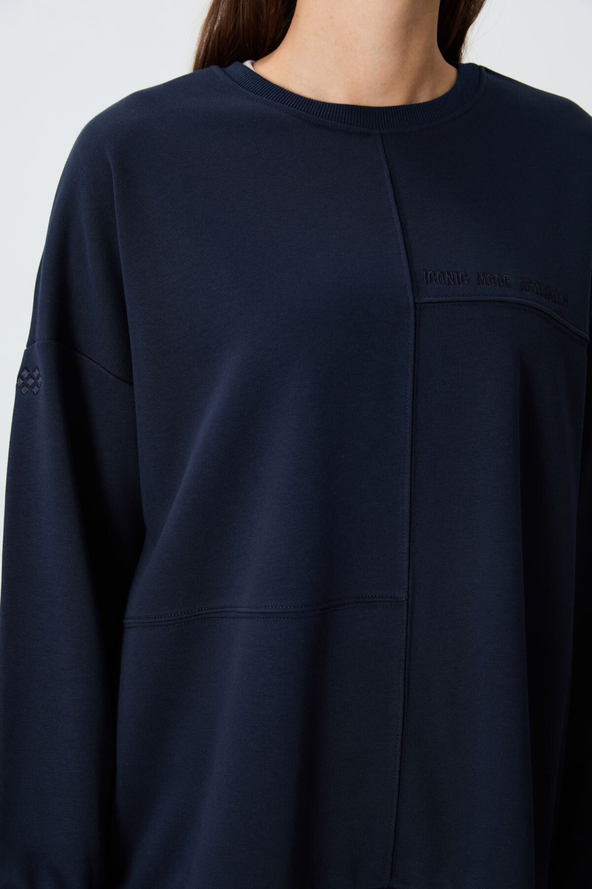Indigo Compact Cotton Thick Smooth Textured O Collar Oversize Fit Women's Sweatshirt - 97288