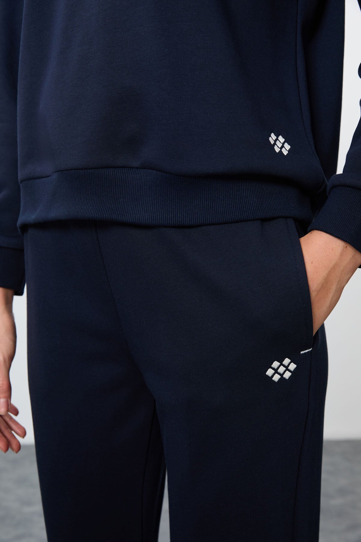 Indigo Compact Cotton Thick Smooth Textured O Collar Oversize Fit Women's Tracksuit Set - 95341