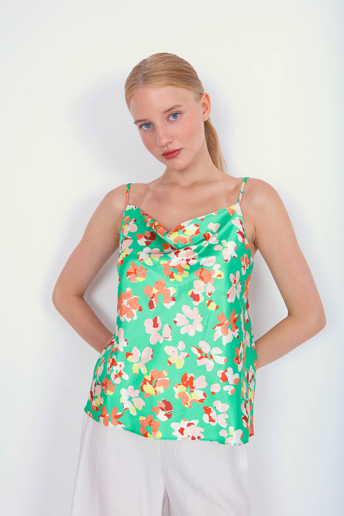 FLORAL BLOUSE