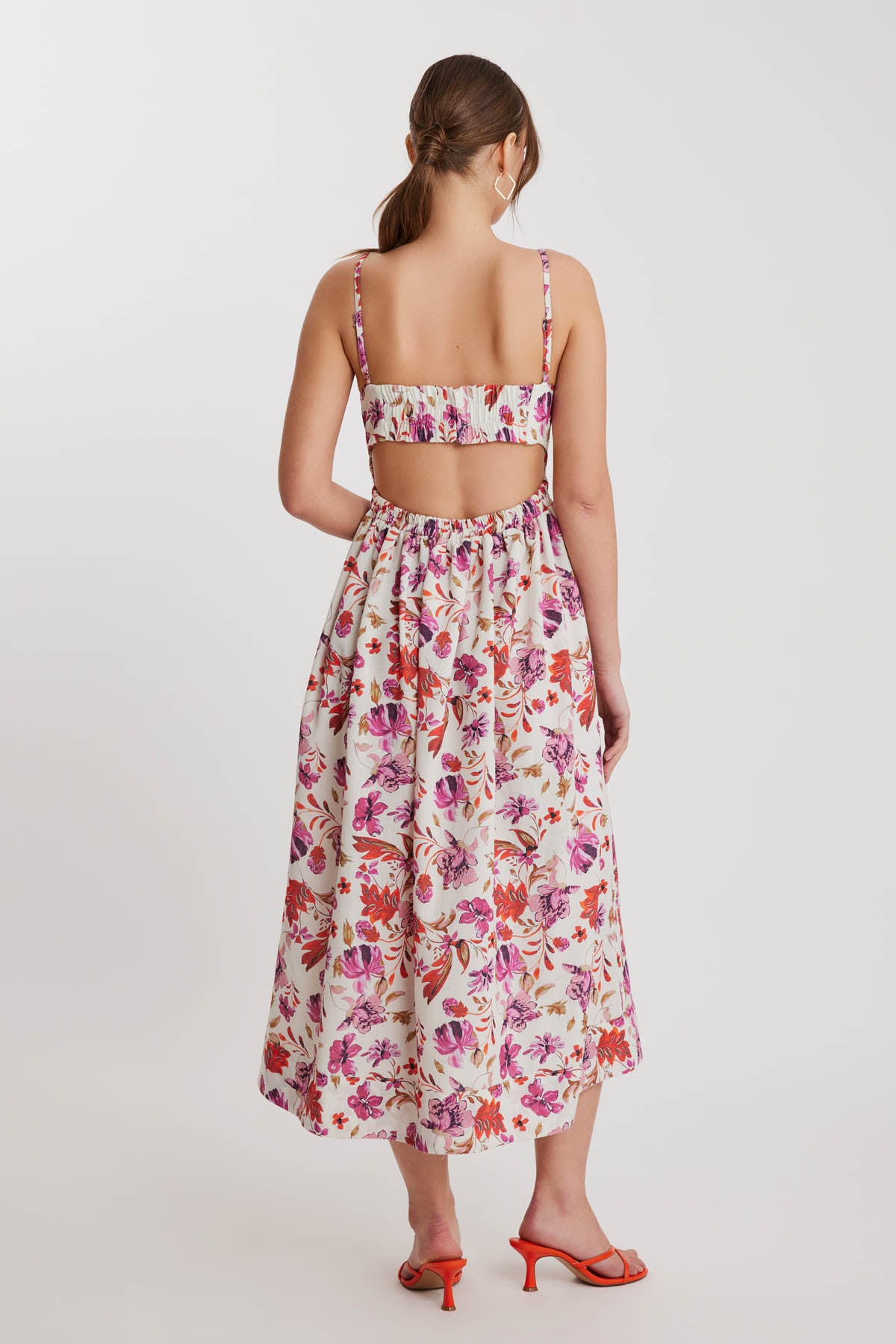 STRING SUSPENDED BACKPLANE FLORAL ADDRESS