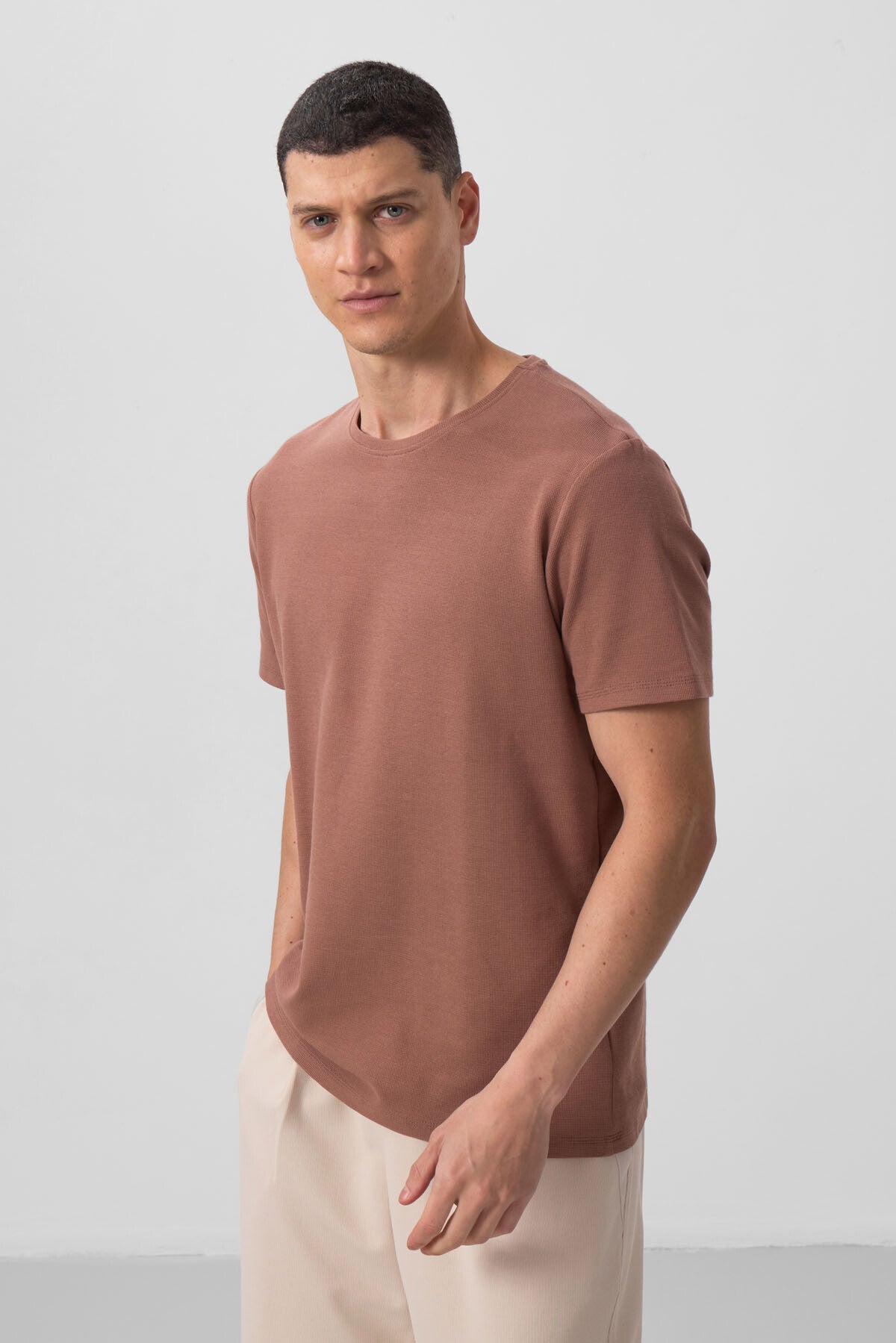 Brown Textured Surface Comfort Fit Basic Men's T-Shirt - 88436