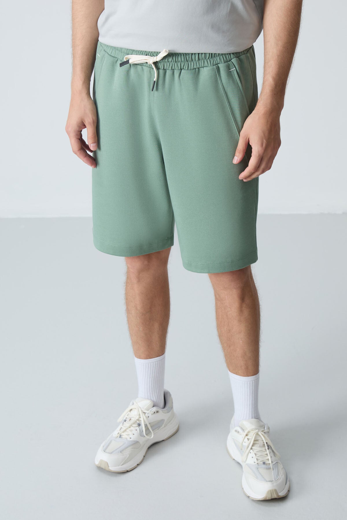 Light Green Cotton Thick Soft Textured Standard Fit Basic Men's Shorts - 81278