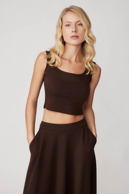 CROP BLOUSE WITH BOLD STRAPS