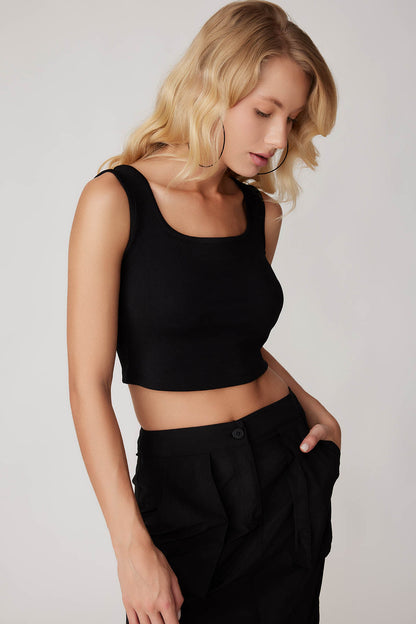 CROP BLOUSE WITH BOLD STRAPS