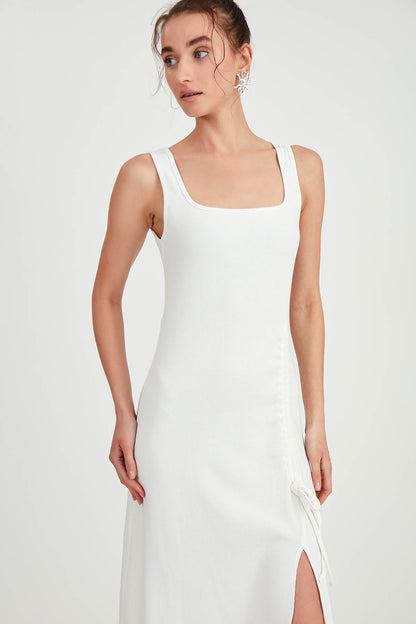 THICK STRAPPED CURVED DRESS WITH CURVED CURVE