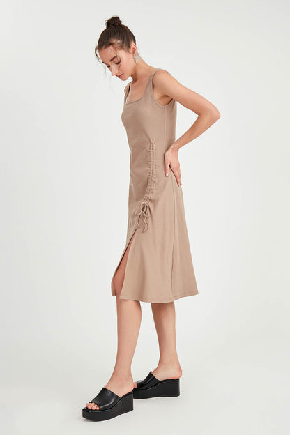 THICK STRAPPED CURVED DRESS WITH CURVED CURVE